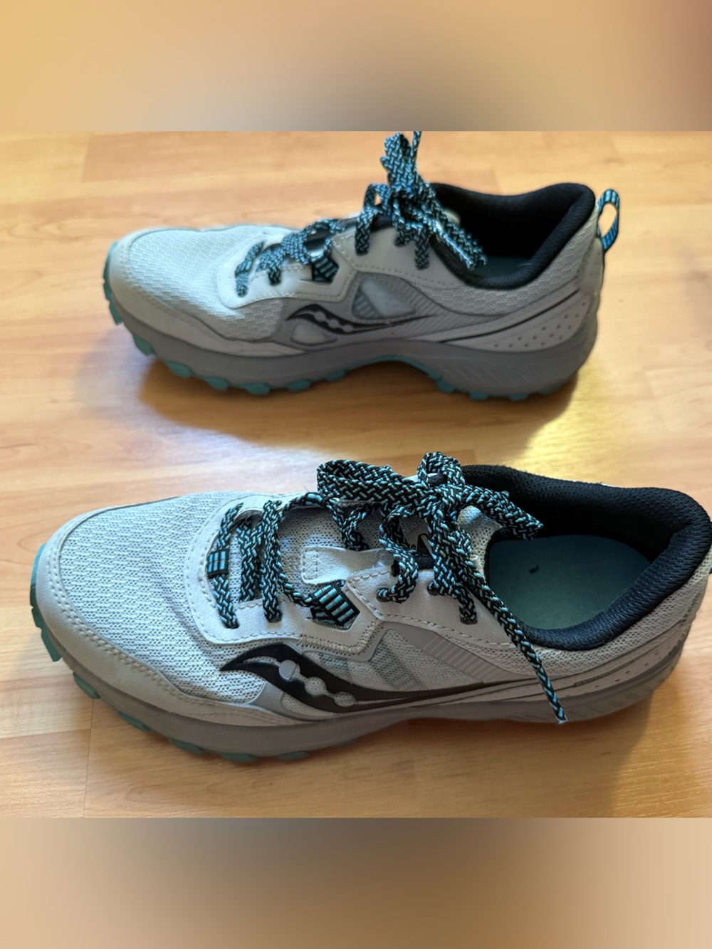 Saucony Trail Running Shoes - Light Gray with Teal Accents